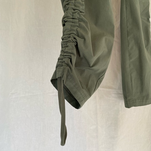 Athleta Relaxed Fit Capris - Picture 8 of 9